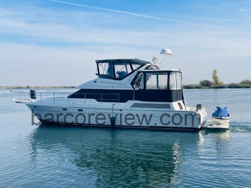 Bayliner 4587 ficha-técnica e avaliações